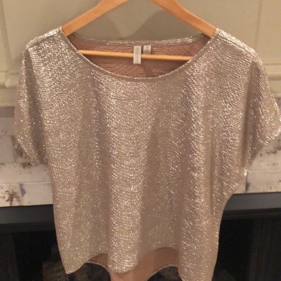 Top by Madison. Sz medium. - Picture 1 of 5